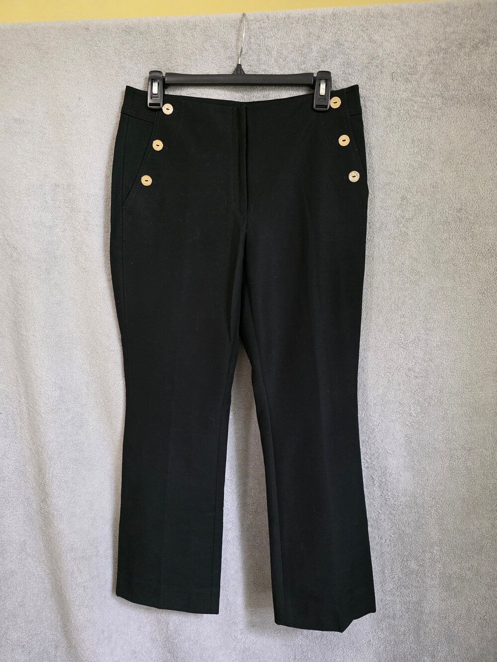 White House Black Market The Flare Crop Black Cotton Blend Pants Size 4